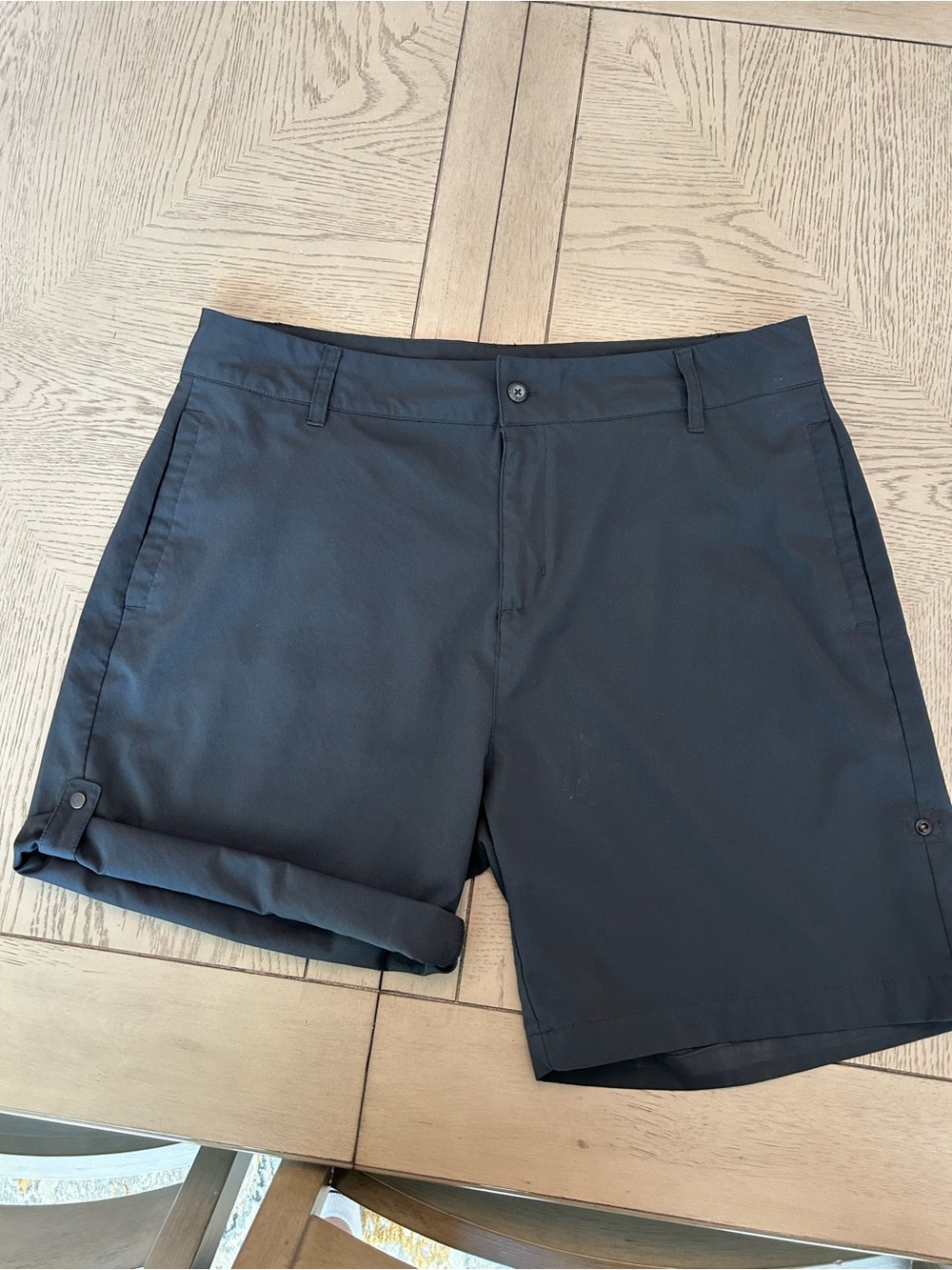 Columbia Women's Black Roll-Tab Shorts 16 Black